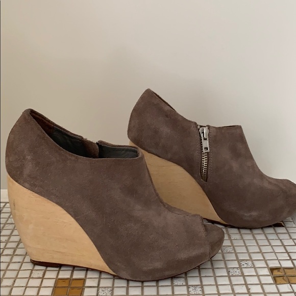 Loeffler Randall Wedges - Picture 2 of 4